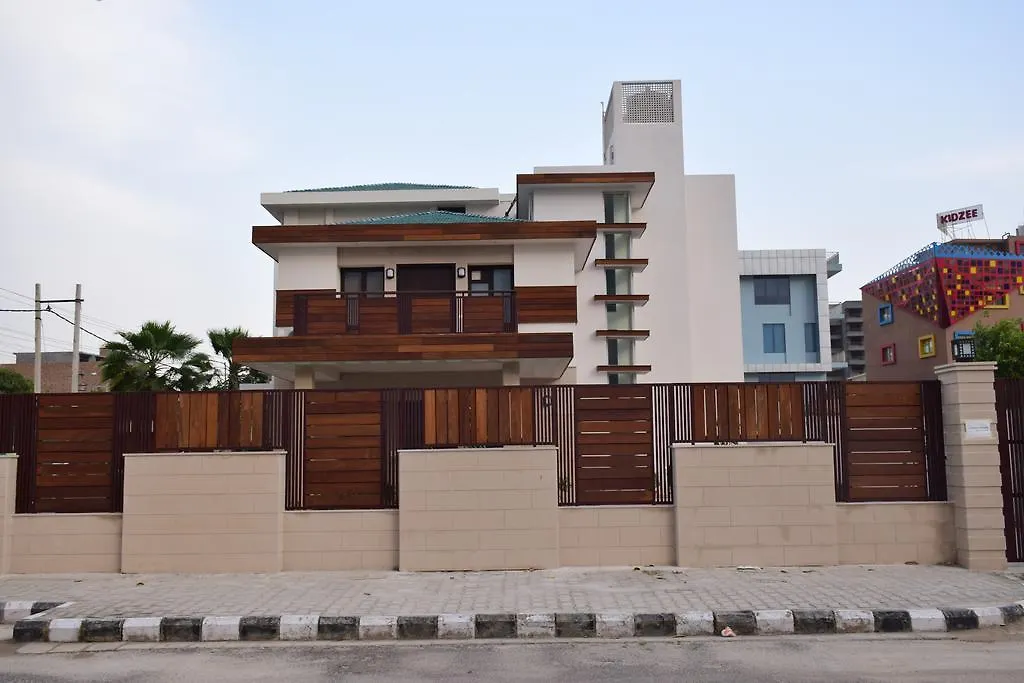 When In Gurgaon - Service Apartments, Next To Artemis Hospital Hotel