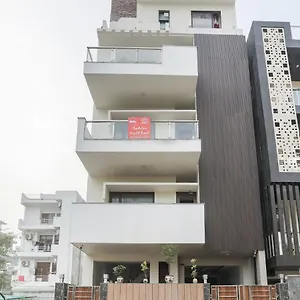 Capital O 85585 The Arjun 3* Gurgaon